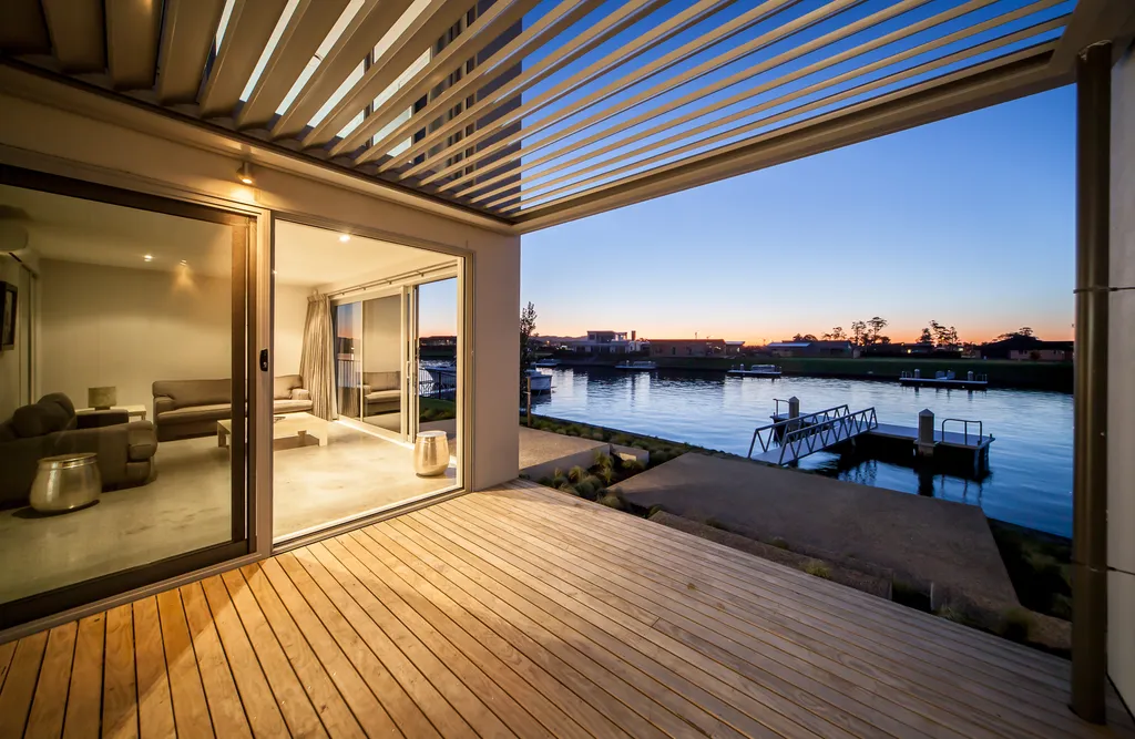 Grand Residence for the Family and the Boat