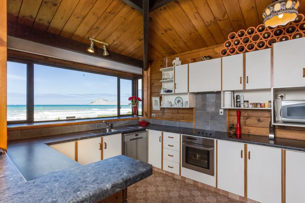 Immaculate Beachfront Home at Waimarama