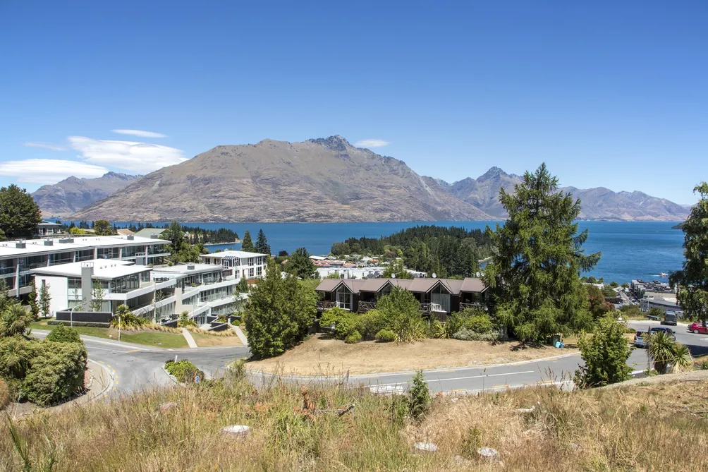 Prime Queenstown Hill Position