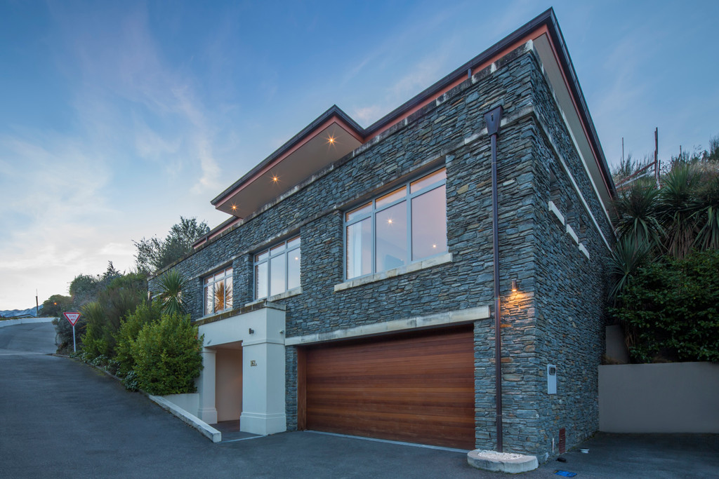Stylish Central Queenstown Residence