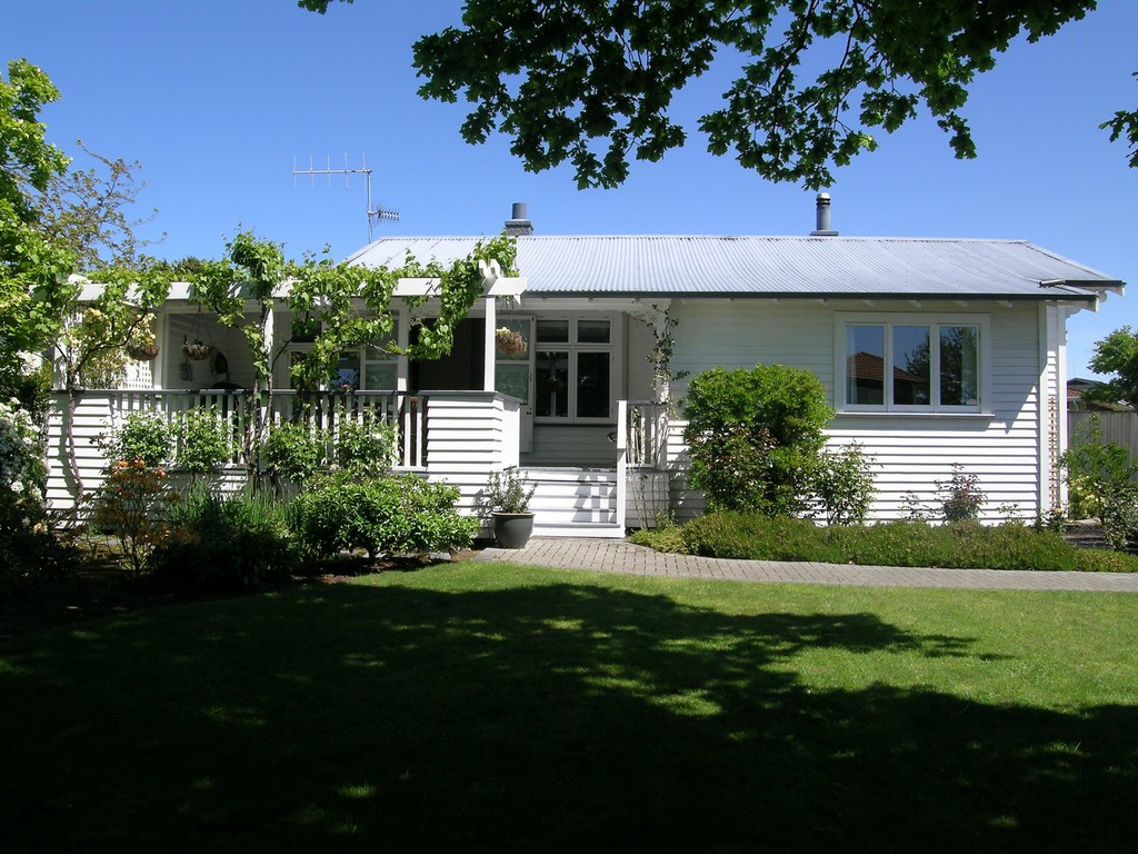 Quality Bungalow - Prime Location