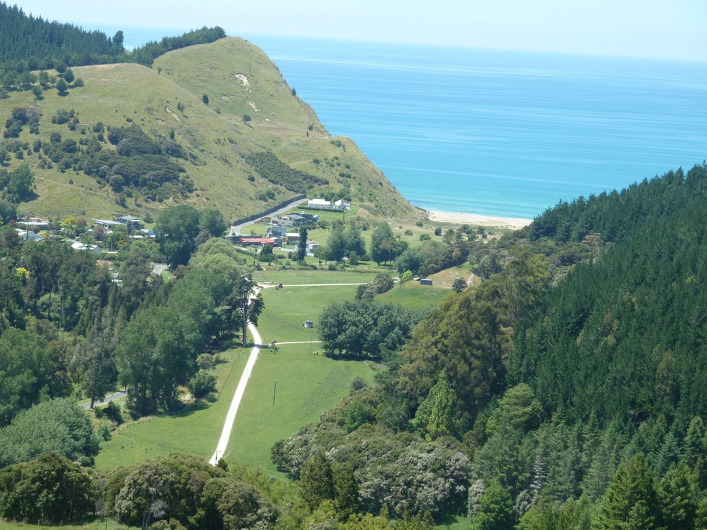 Beachlife Beckons 30 Minutes From Napier