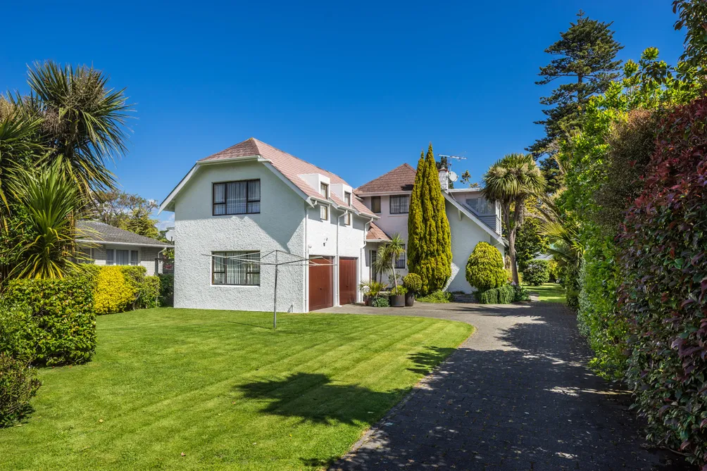 Top Location: Prestigious Development Site
