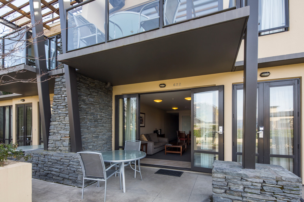 Central Queenstown Apartment