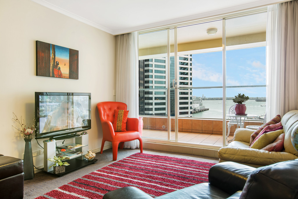 Freehold with Waterviews at Quay West