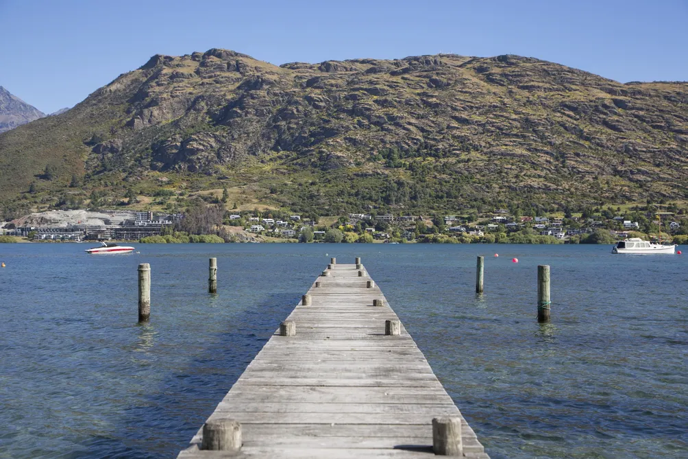 Frankton Beach - Lake Front