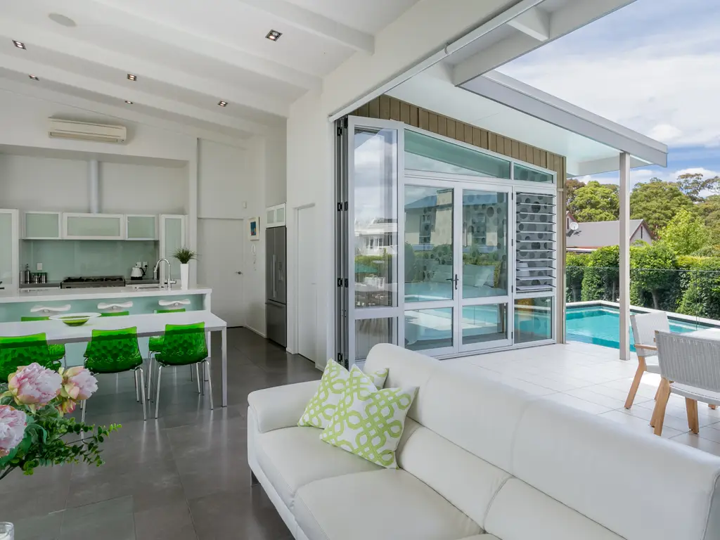 9 Woodford Heights-12