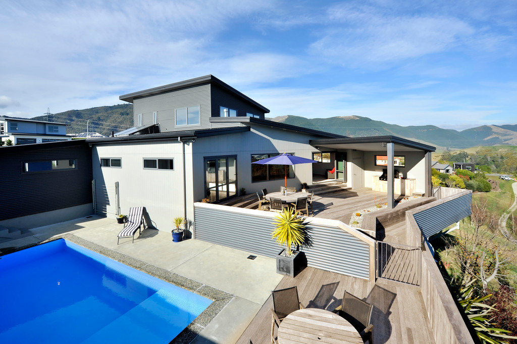 Glorious Views, Luxurious Freedom