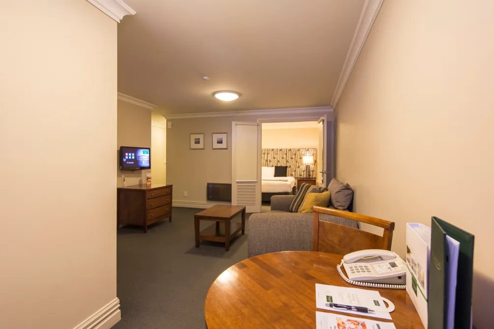 Central Queenstown Apartment