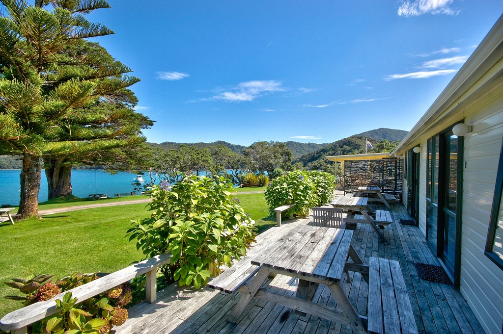 Great Barrier Lodge - World Famous on the Barrier