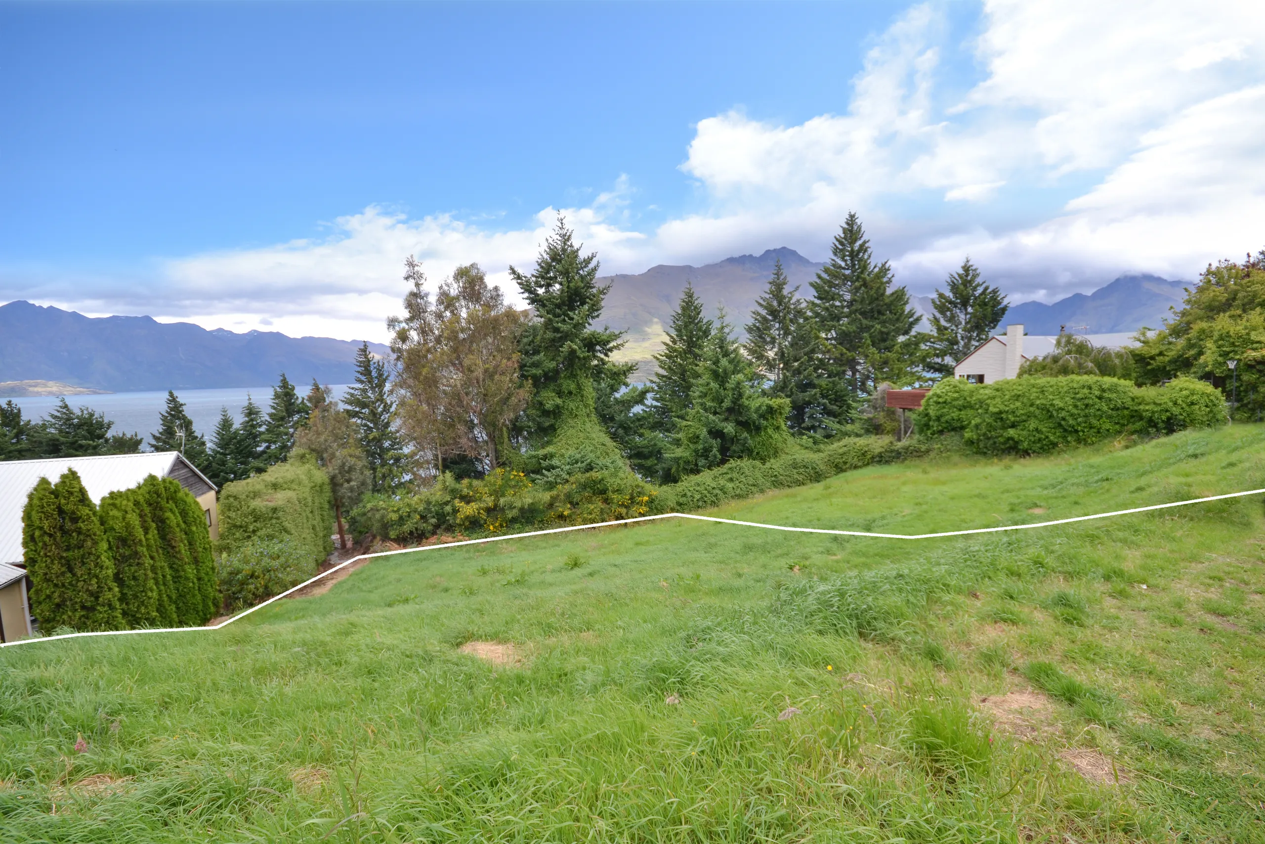 10 and 12 Thorn Crescent, Fernhill, Queenstown