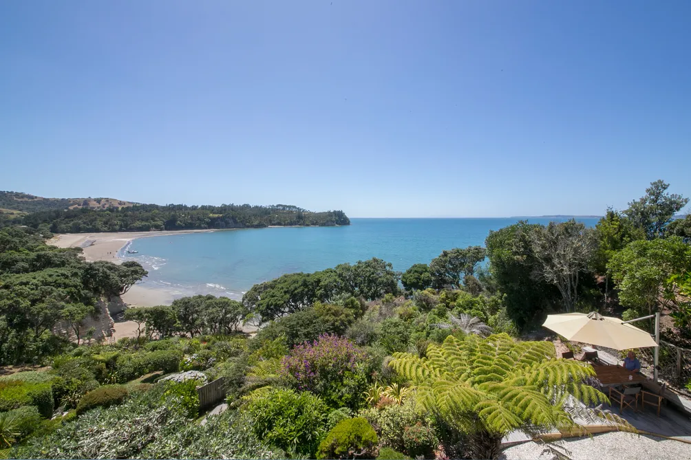 Clifftop Paradise with Private Beach Access