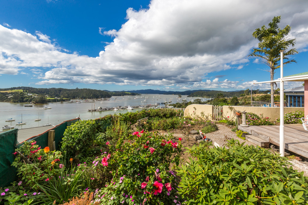 VALUE PACKED WITH SEA VIEWS