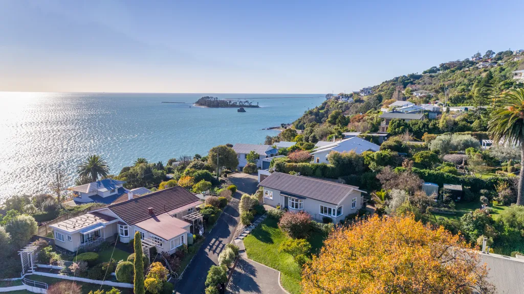 Delightful Family Home By The Beach