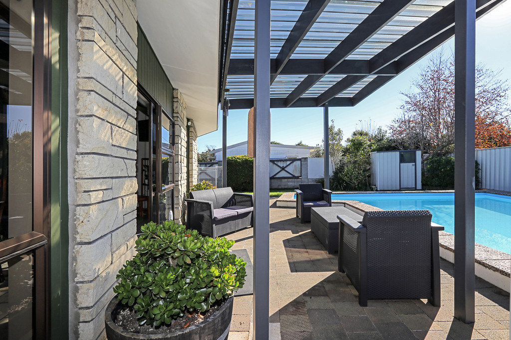 Fabulous Family Home Plus Cottage - Two Titles