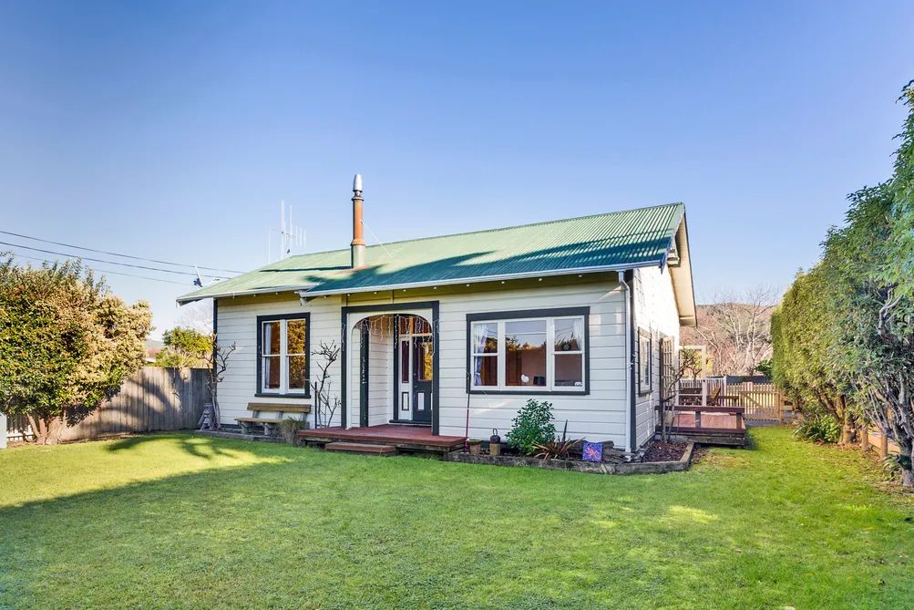 Quirky And Cute Cottage On Airini