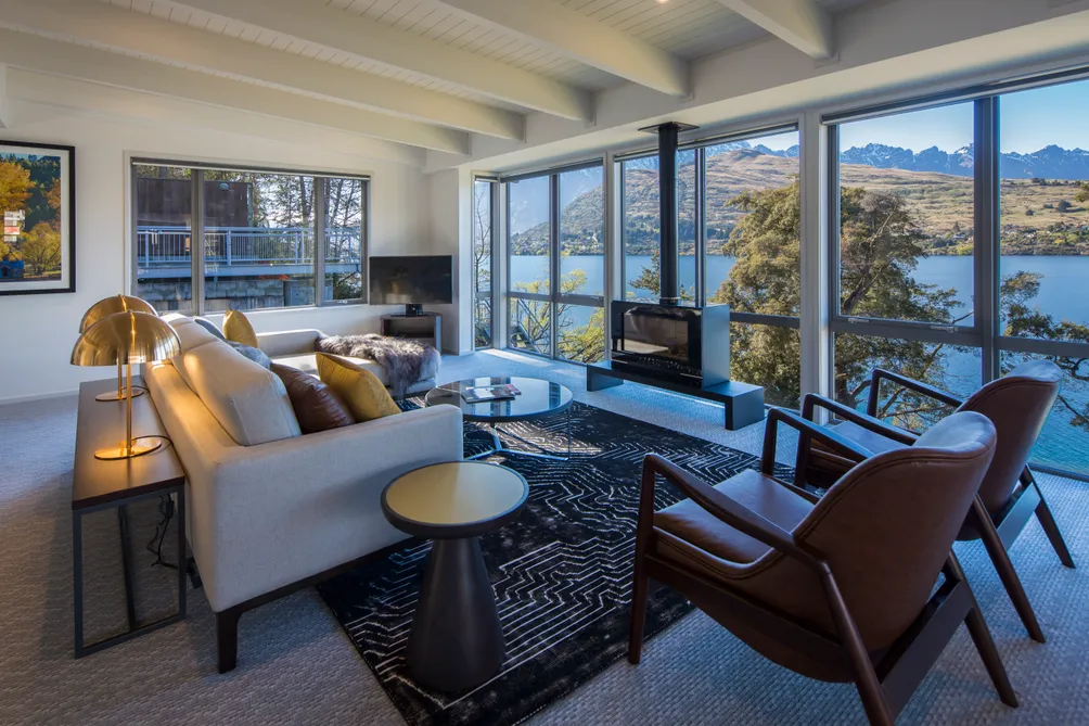 Luxury Lake Front Residence