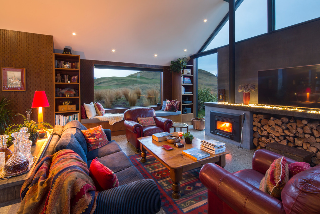 Modern country home in the Arrowtown school zone