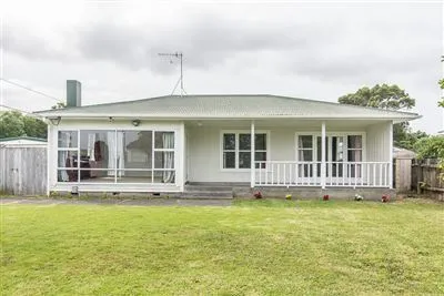 Golden Opportunity First Home or Investment!