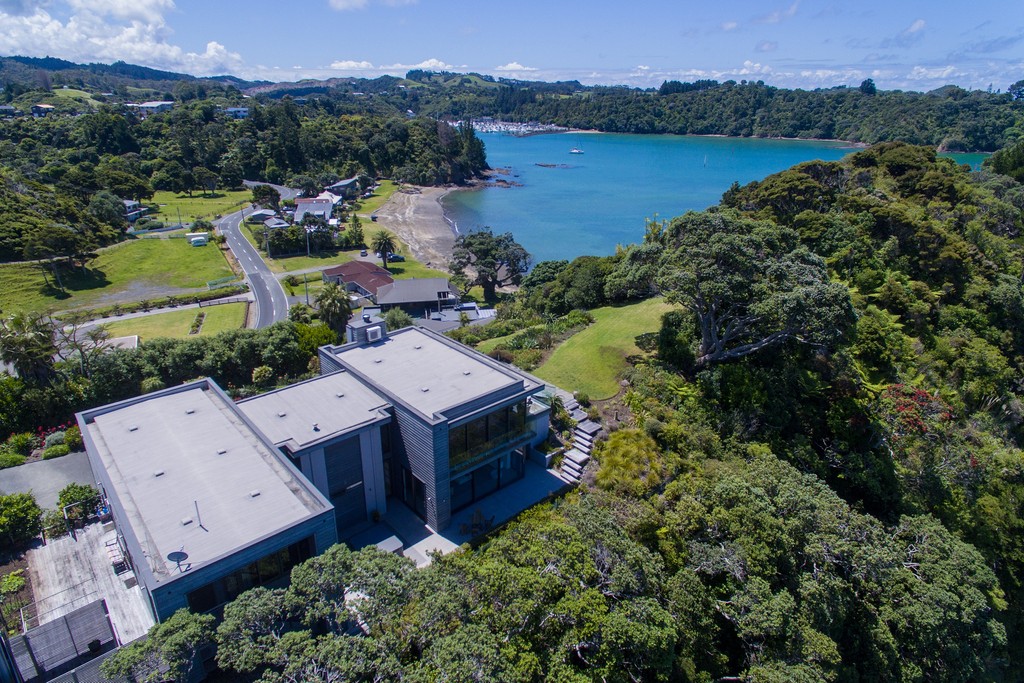 AUCTION - OWNERS WANT ACTION!