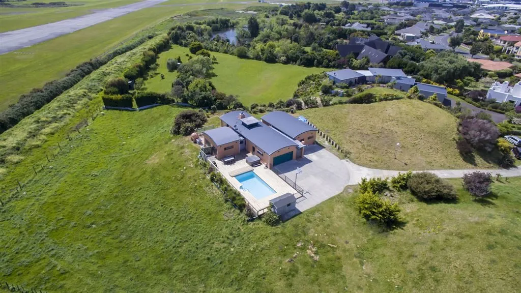 Country Lifestyle Home in Town