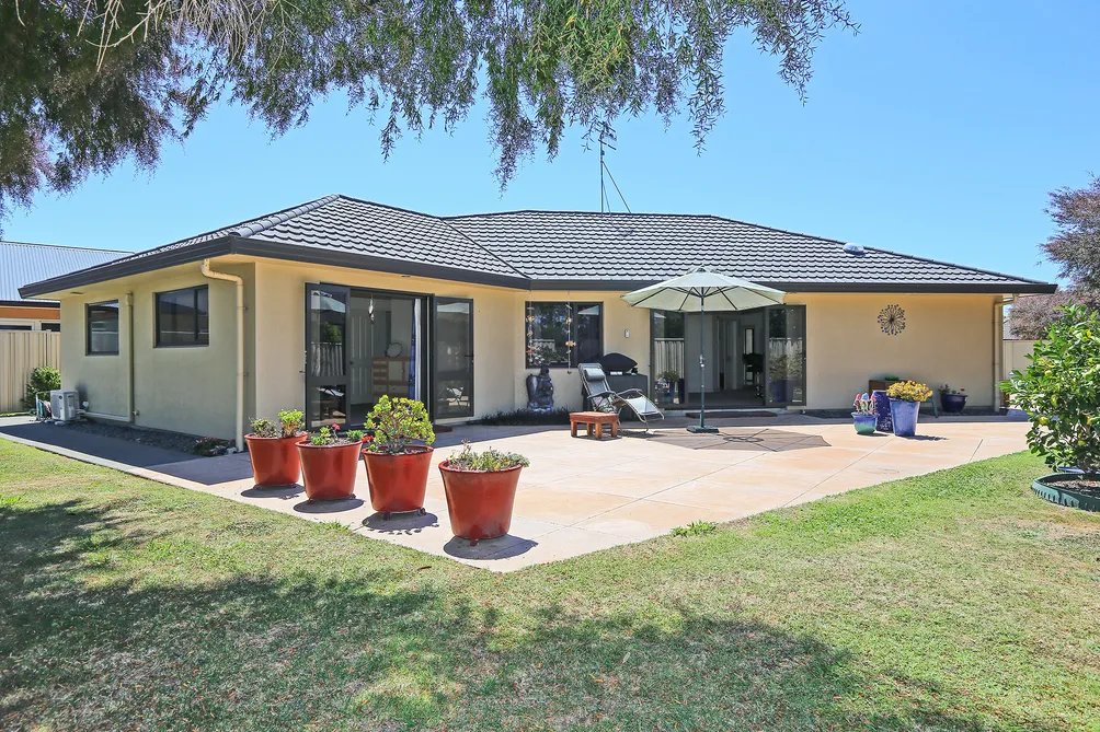 Secluded Modern Comfort - Oaklands, Poraiti