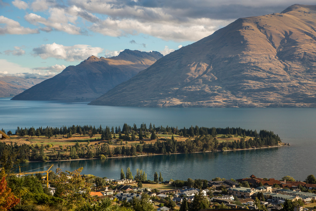 Queenstown Hill's Premier Position