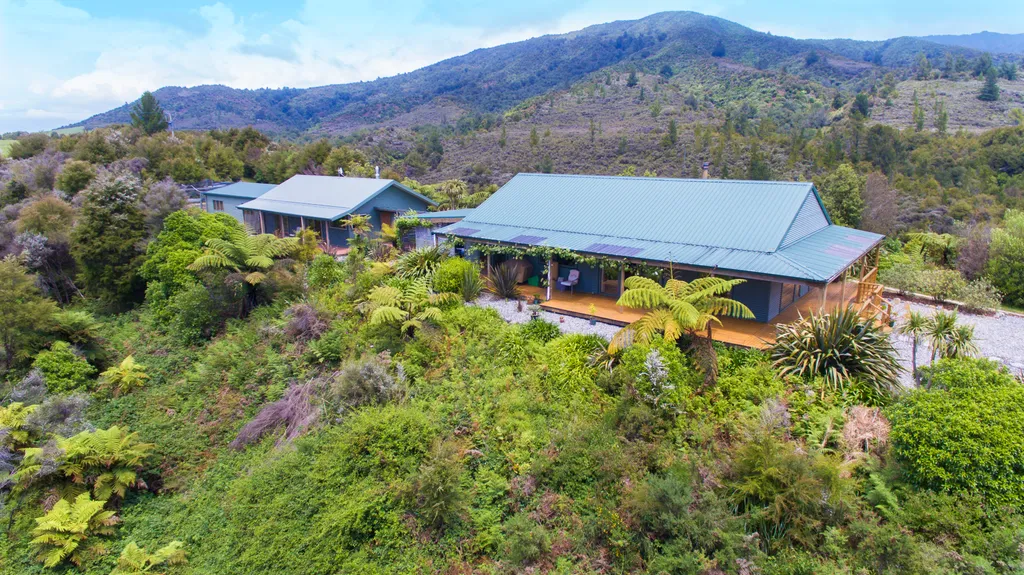 Pupu Springs Home and Cottage