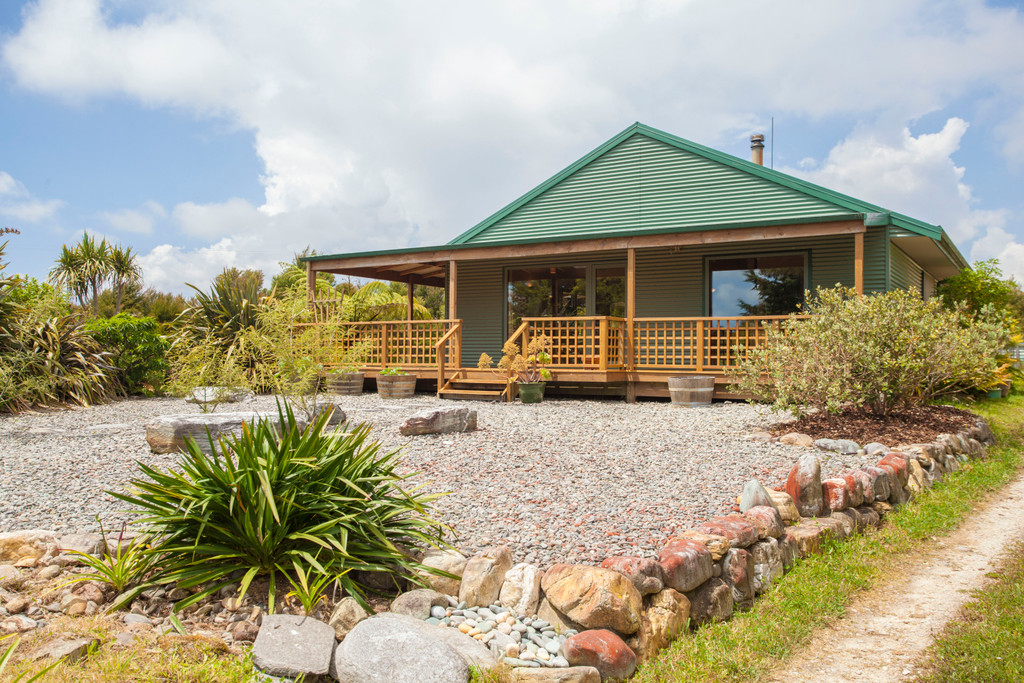 Pupu Springs Home and Cottage