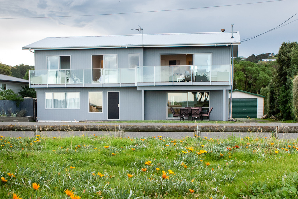 Kiwi Quarter Acre, Panoramic Views