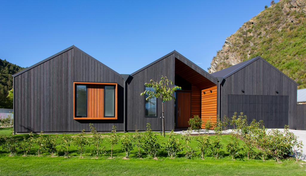 Designer home in Arrowtown - Price Reduction