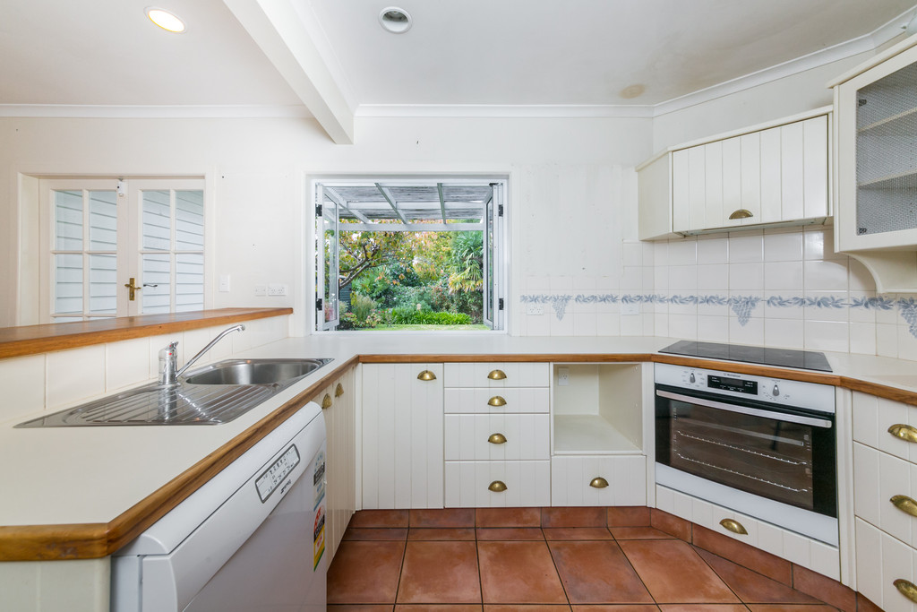 Estate Sale In McHardy Street
