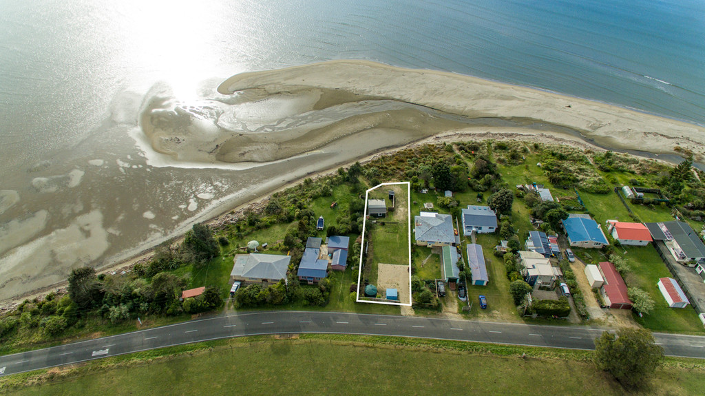 Fancy Free at Pakawau