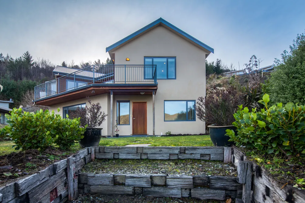 Immaculate home, elevated in Frankton