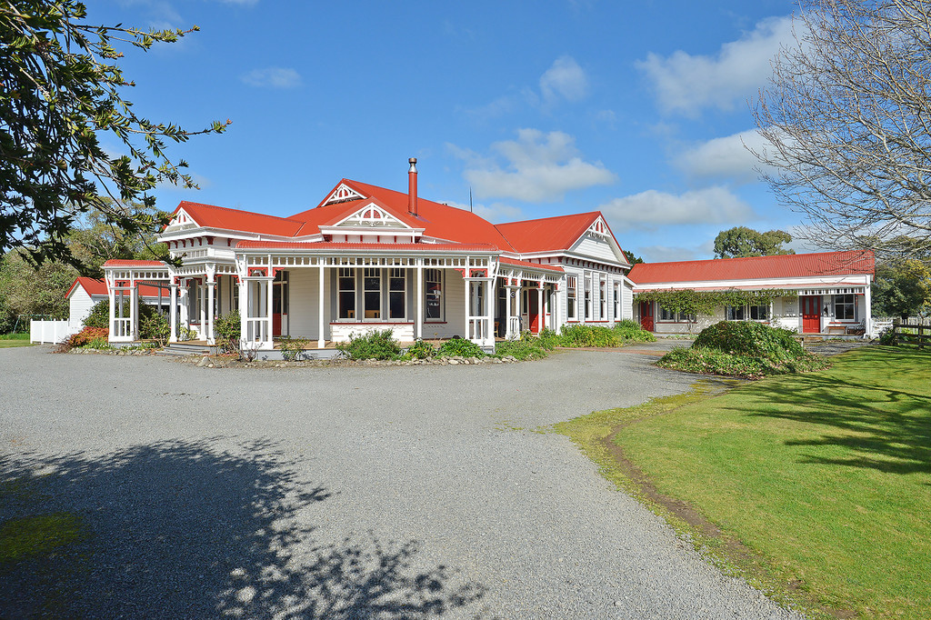 Waipipi Homestead and Vineyard