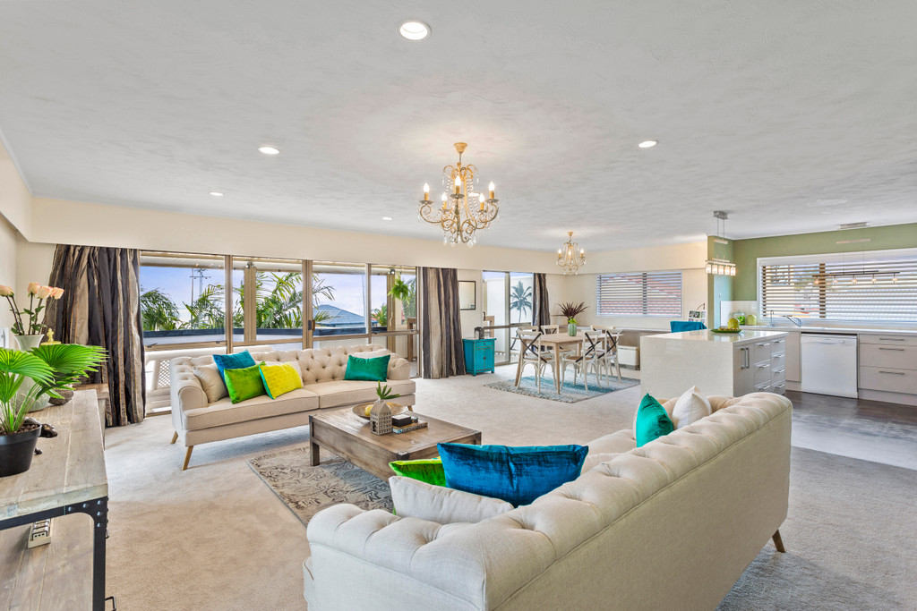 Seaviews and Sunsets On The Deck