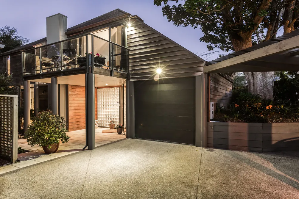 Carnachan Designed - Bayside Retreat