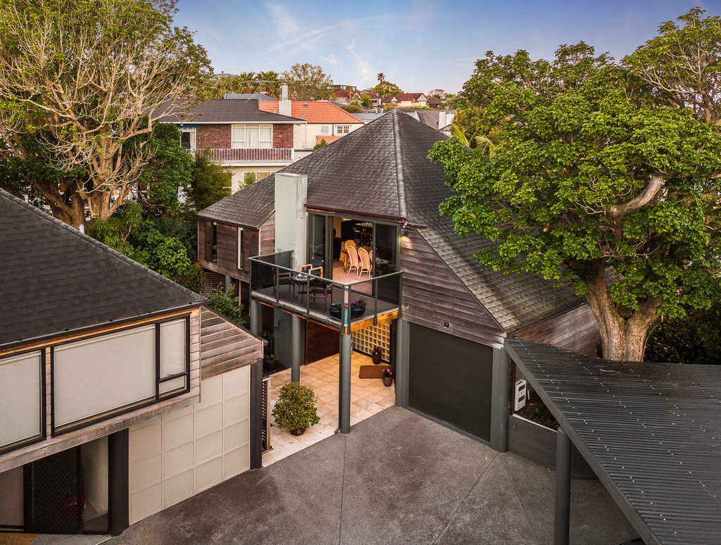 Carnachan Designed - Bayside Retreat