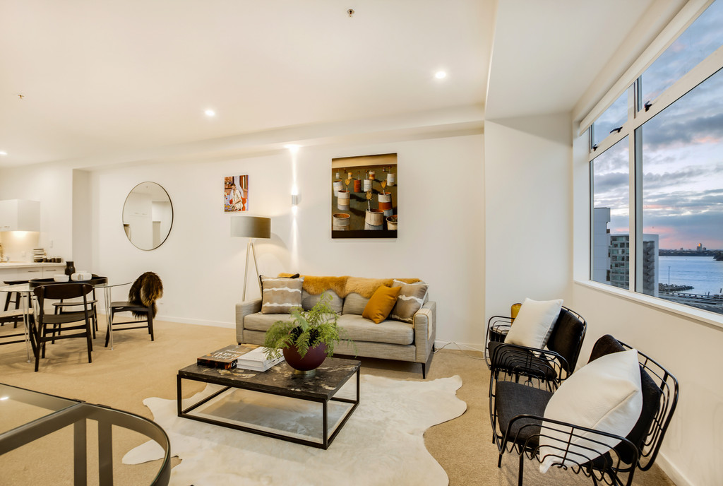 Sophisticated Spacious Apartment Living