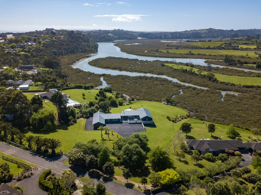 Let Me Entertain You - Tranquil Coastal Retreat