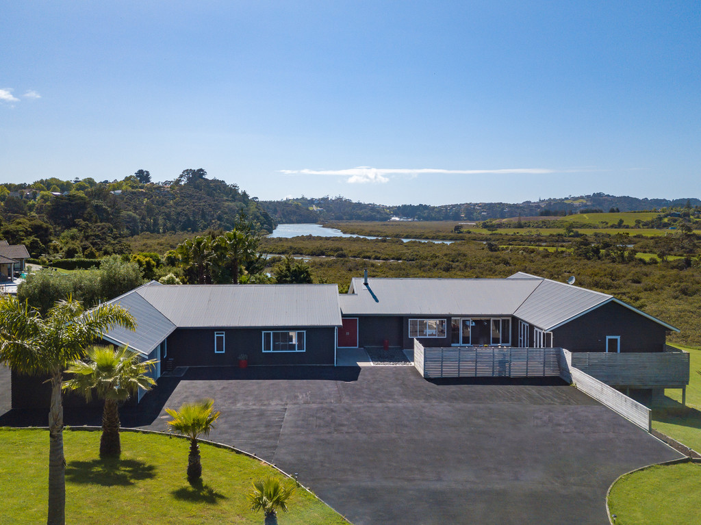 Let Me Entertain You - Tranquil Coastal Retreat