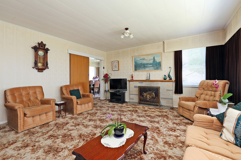 Family Home On Quarter Acre - Taradale