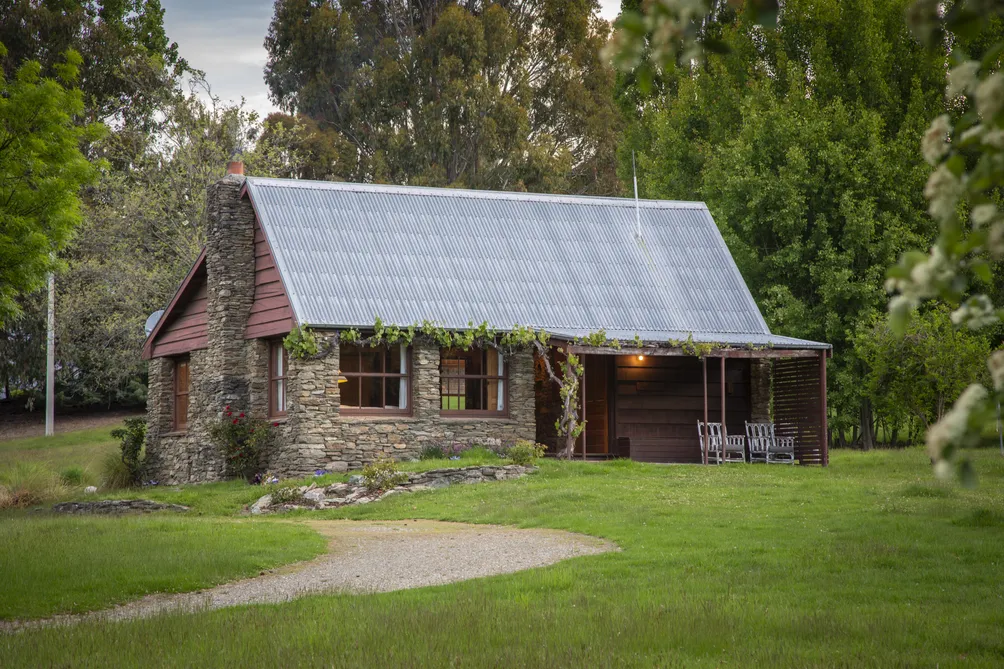 Classic Kiwi Cottage on Outstanding Rural 