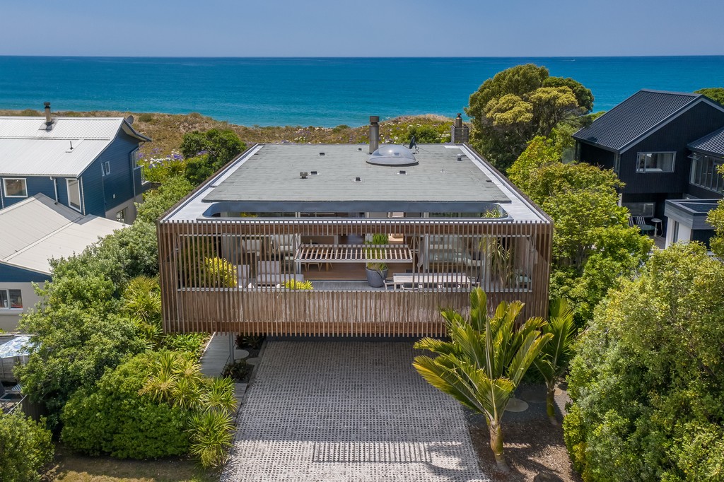 BEACHFRONT LUXURY