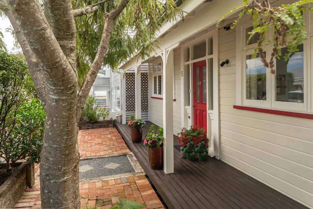 Charming Newtown Villa