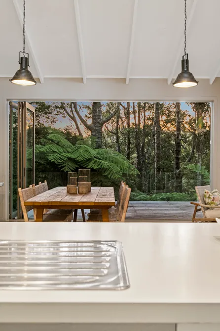 A Titirangi take on the Good Life!