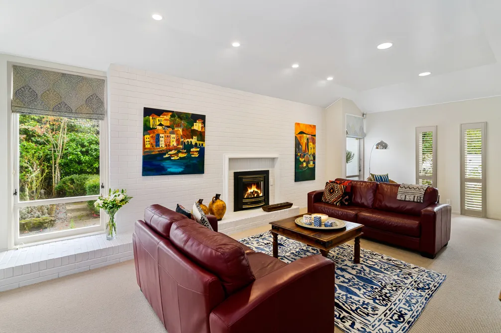Family Moves, House Stays, Must Sell!