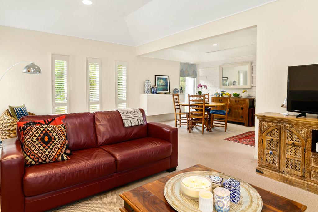 Family Moves, House Stays, Must Sell!