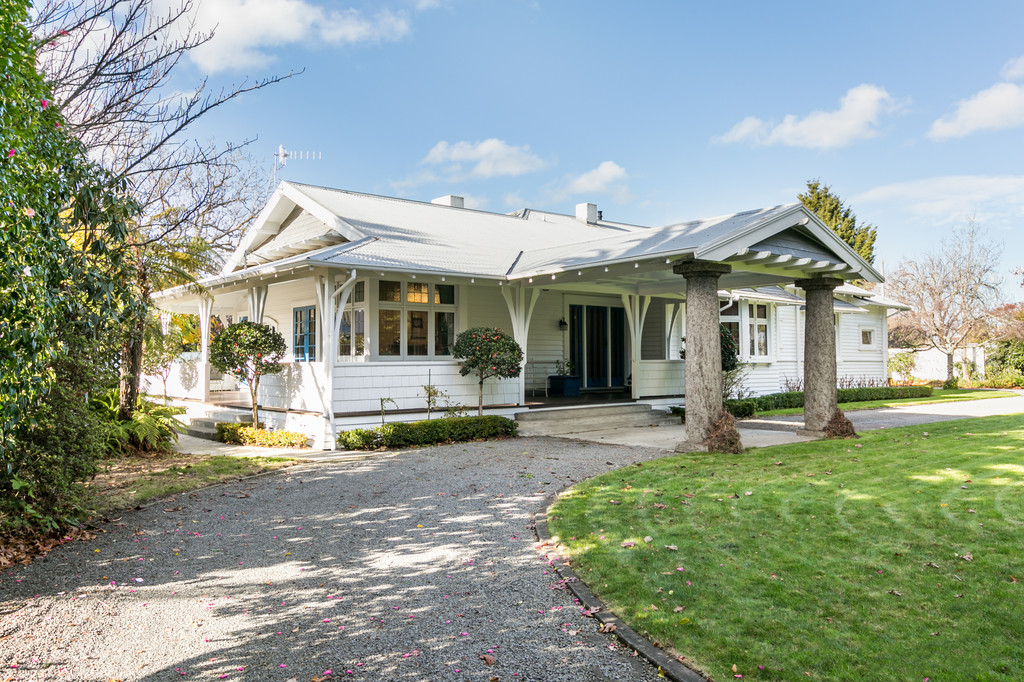 Californian Bungalow And Cottage