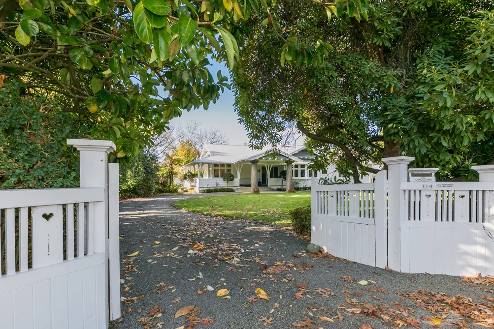 Californian Bungalow And Cottage